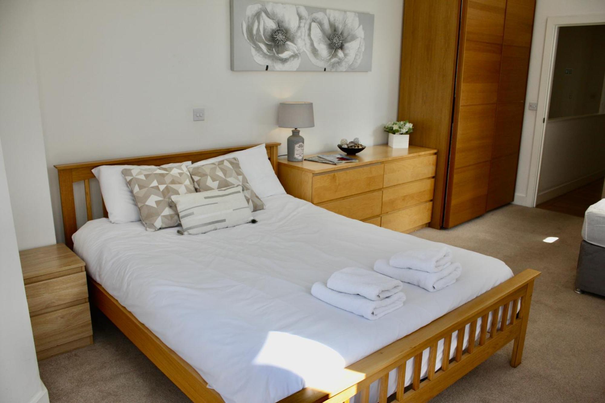 Holiday Home Hot Tub & Sauna Bournemouth Bagian luar foto