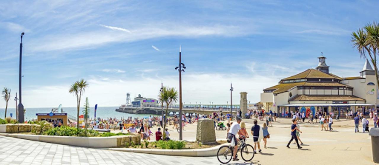 Holiday Home Hot Tub & Sauna Bournemouth Bagian luar foto